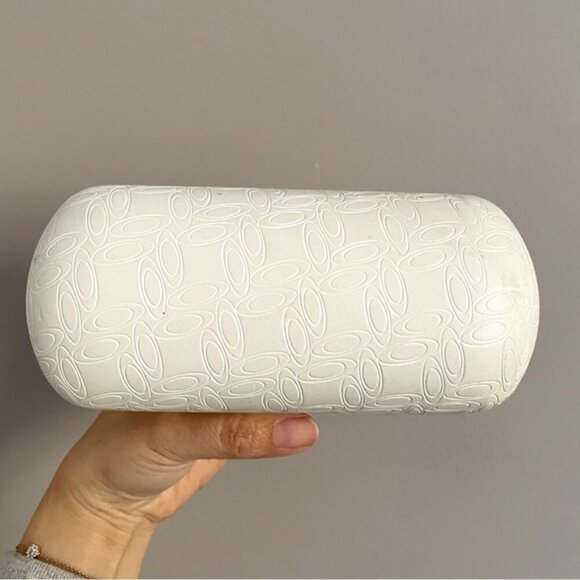 Oakley White Clamshell Hard Sunglasses Case - OVERSIZED! - Picture 8 of 9